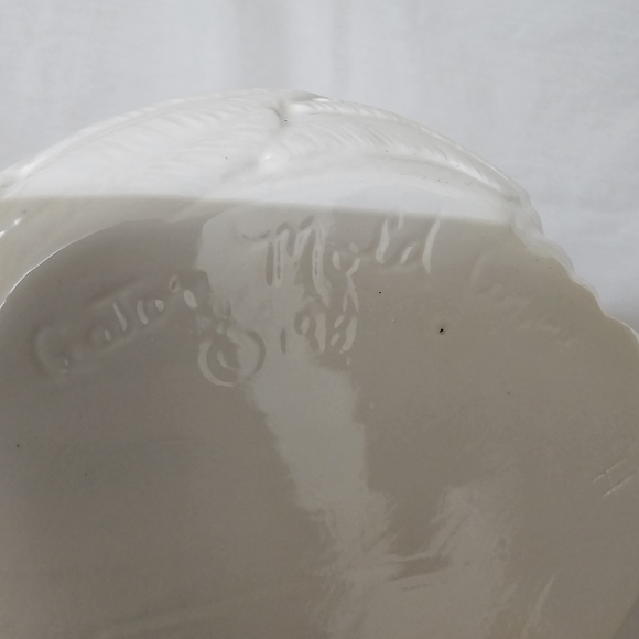 Vintage 1984 Gator Mold Co Ceramic Swan Planter Vase White - Picture 4 of 9